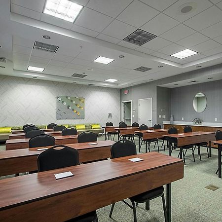 فندق أجنحة سبرينج هيل نورث/آي- 75 تامبا بالمز المظهر الخارجي الصورة